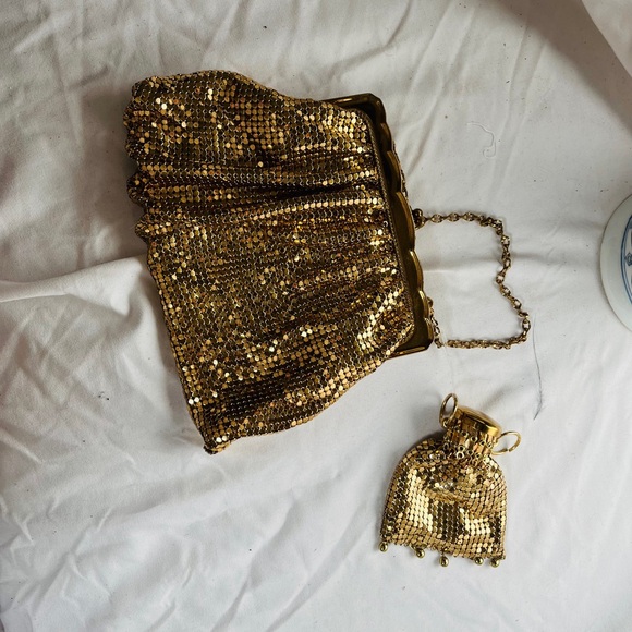 Rare Vintage Whiting and Davis gold mesh purse with accordion coin purse - Picture 5 of 9